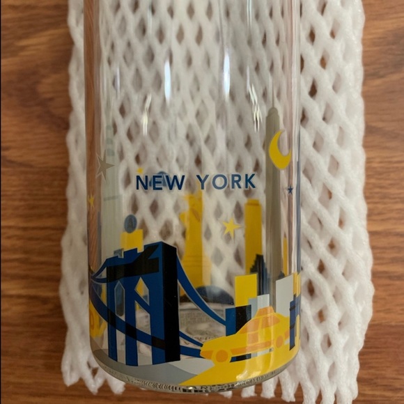 NEW! Starbucks You are Here Collection Water Bottle - New York 18.5 FI Oz Bundle - Picture 6 of 10